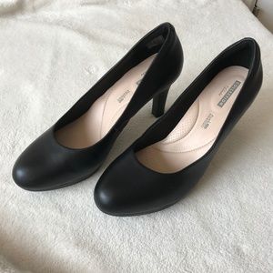 Clarkes Leather Black Pumps